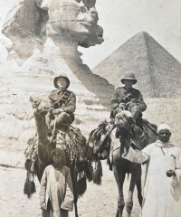 Sphinx & Pyramids. 965, Gibson on left - 1916