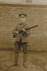 Unknown - 'What do you think of old Tom bach.  You do not want me to tell you who he is, he is my best mate.  Jack' - written by 916, Rees.  Poss 1st Battery
